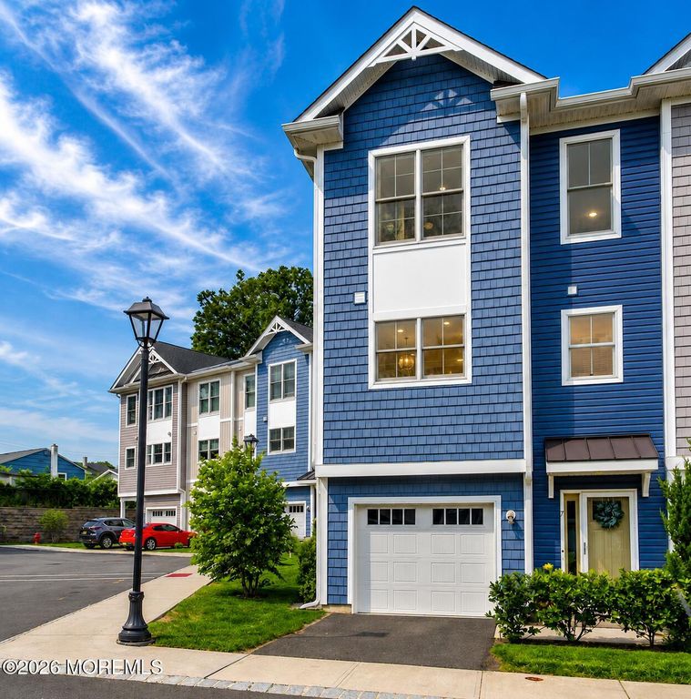 7 Raritan Cove, Keyport, NJ 07735