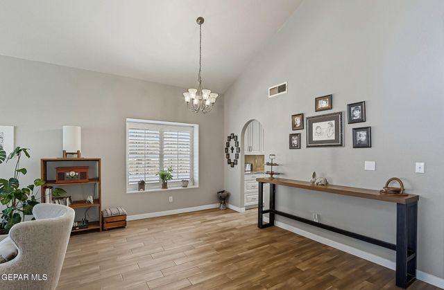 852 Via Descanso Drive, El Paso, TX 79912