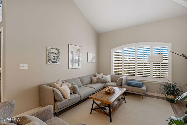 852 Via Descanso Drive, El Paso, TX 79912