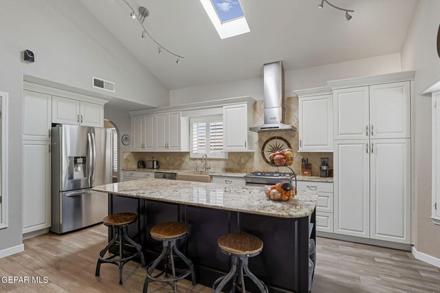 852 Via Descanso Drive, El Paso, TX 79912