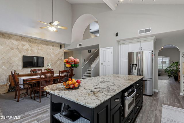 852 Via Descanso Drive, El Paso, TX 79912