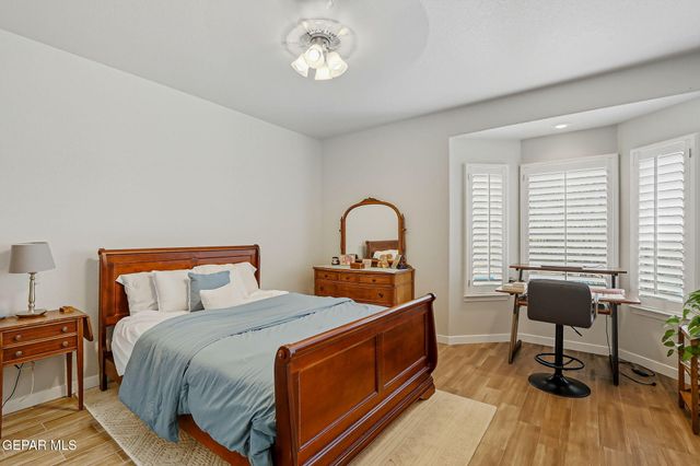 852 Via Descanso Drive, El Paso, TX 79912