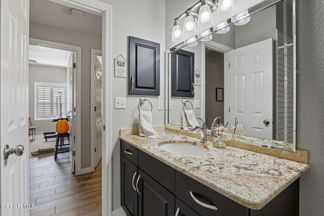 852 Via Descanso Drive, El Paso, TX 79912