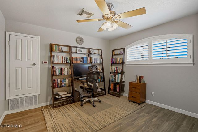 852 Via Descanso Drive, El Paso, TX 79912