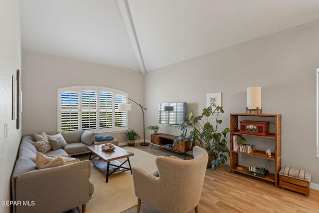 852 Via Descanso Drive, El Paso, TX 79912