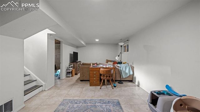 946 Hutchinson Drive, Colorado Springs, CO 80910