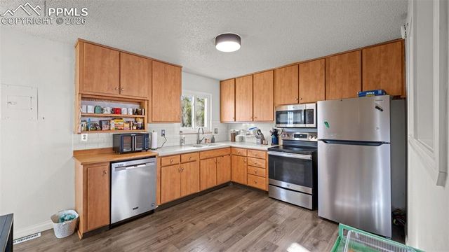 946 Hutchinson Drive, Colorado Springs, CO 80910