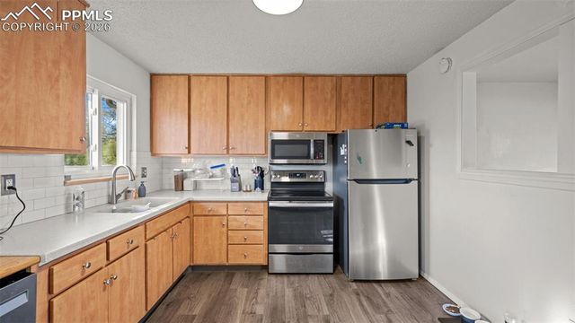 946 Hutchinson Drive, Colorado Springs, CO 80910