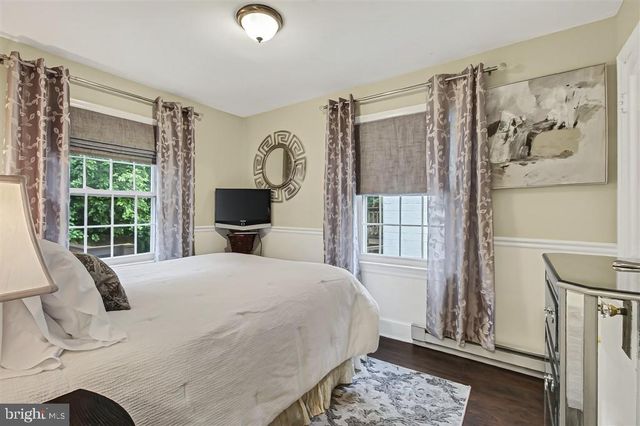 1800 N QUANTICO ST, Arlington, VA 22205