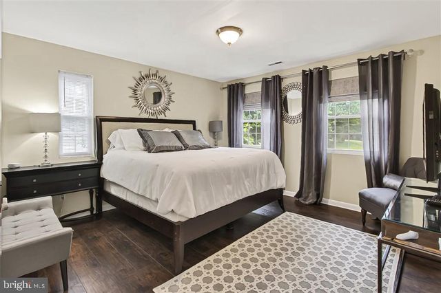 1800 N QUANTICO ST, Arlington, VA 22205