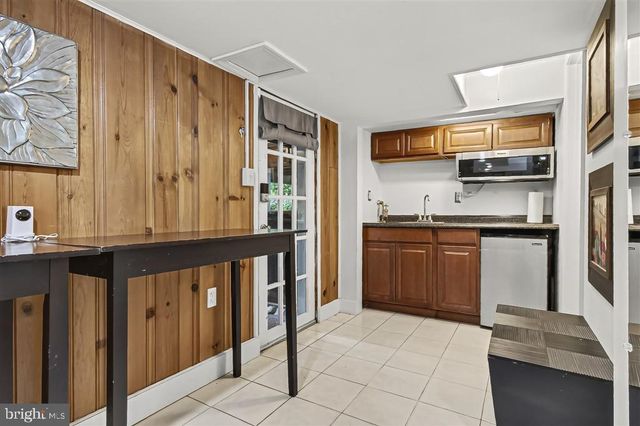 1800 N QUANTICO ST, Arlington, VA 22205