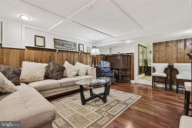 1800 N QUANTICO ST, Arlington, VA 22205