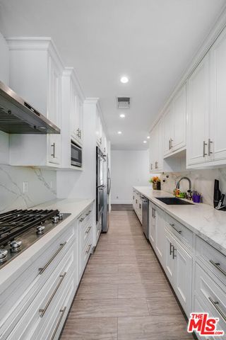 441 N Oakhurst Drive 304, Beverly Hills, CA 90210