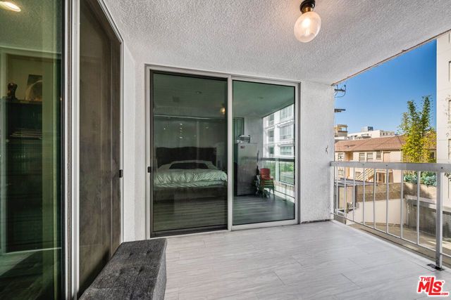 441 N Oakhurst Drive 304, Beverly Hills, CA 90210