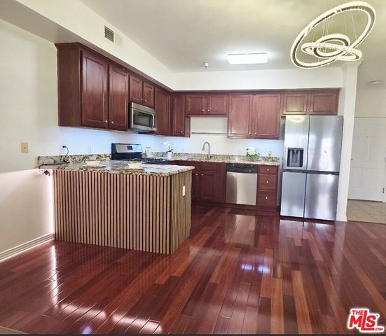 1025 Dewey Avenue 205, Los Angeles, CA 90006