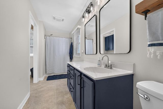 216 S Elmwood AVENUE, Burlington, WI 53105