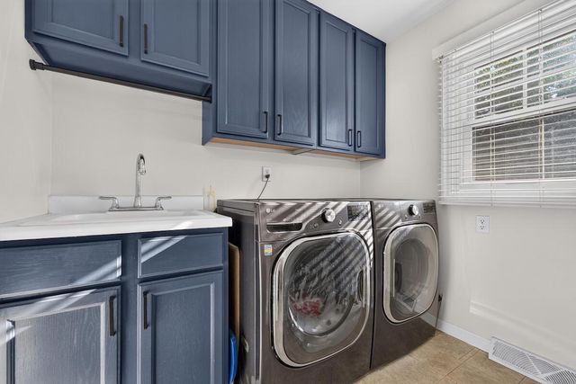 216 S Elmwood AVENUE, Burlington, WI 53105