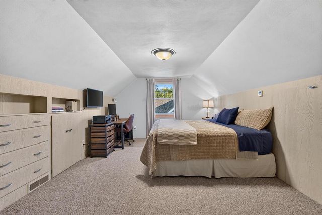 216 S Elmwood AVENUE, Burlington, WI 53105