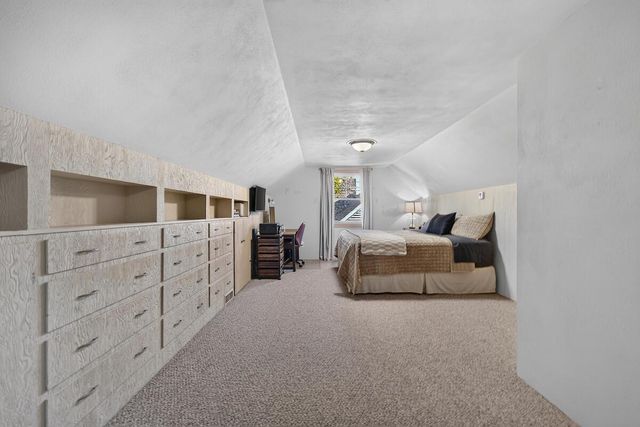 216 S Elmwood AVENUE, Burlington, WI 53105