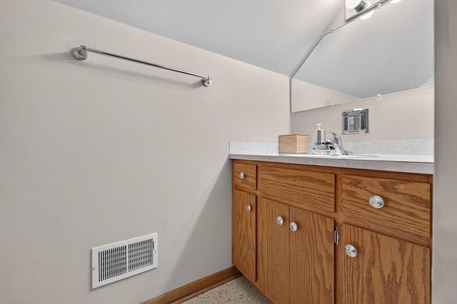 216 S Elmwood AVENUE, Burlington, WI 53105