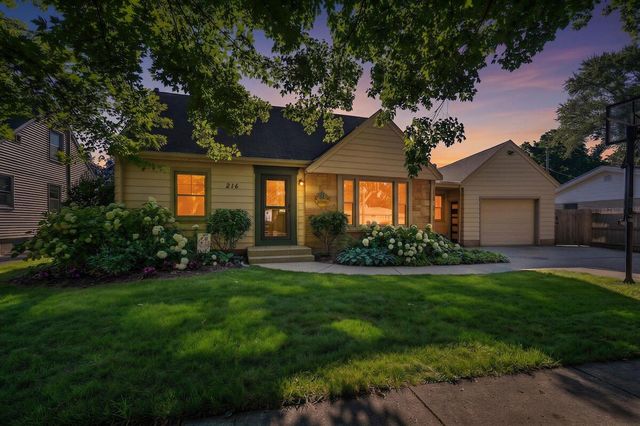 216 S Elmwood AVENUE, Burlington, WI 53105