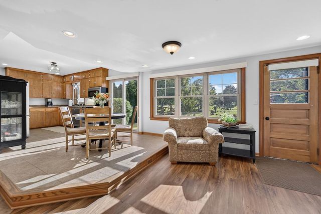 216 S Elmwood AVENUE, Burlington, WI 53105