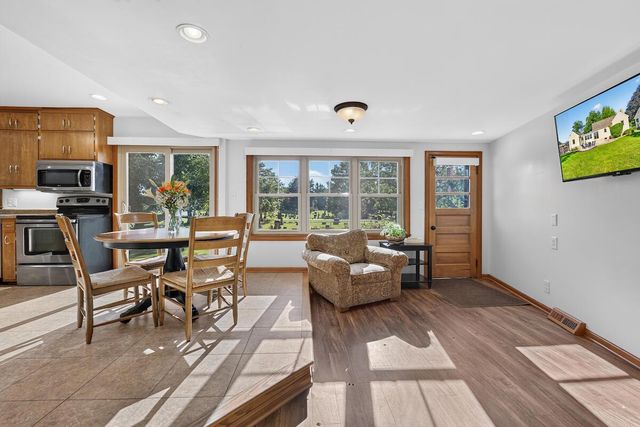 216 S Elmwood AVENUE, Burlington, WI 53105