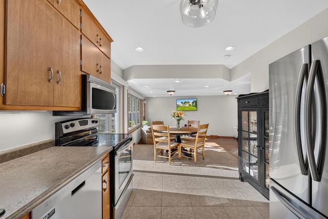 216 S Elmwood AVENUE, Burlington, WI 53105