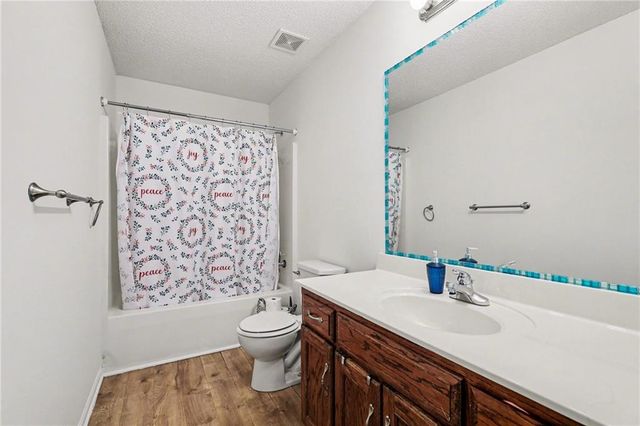 20515 W 220th Terrace, Spring Hill, KS 66083