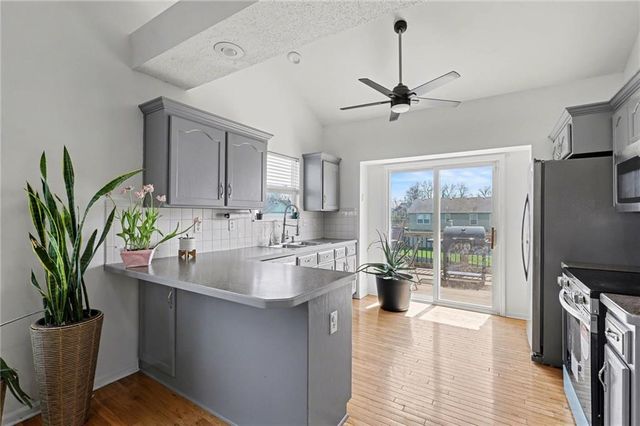 20515 W 220th Terrace, Spring Hill, KS 66083