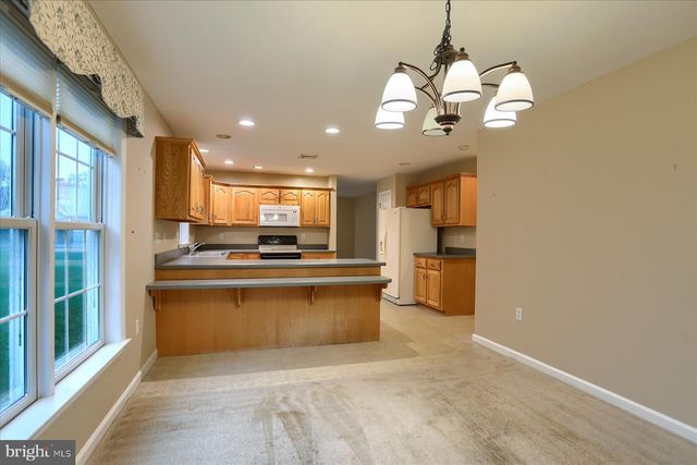 12 CREEK BANK DR, Mechanicsburg, PA 17050