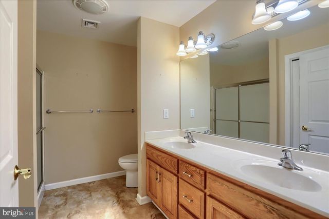 12 CREEK BANK DR, Mechanicsburg, PA 17050