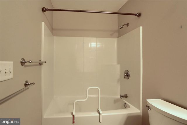12 CREEK BANK DR, Mechanicsburg, PA 17050