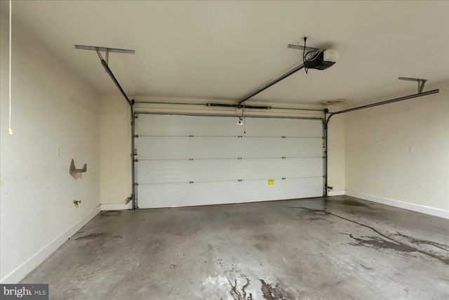 12 CREEK BANK DR, Mechanicsburg, PA 17050