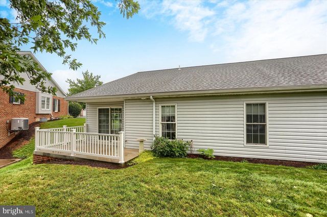 12 CREEK BANK DR, Mechanicsburg, PA 17050