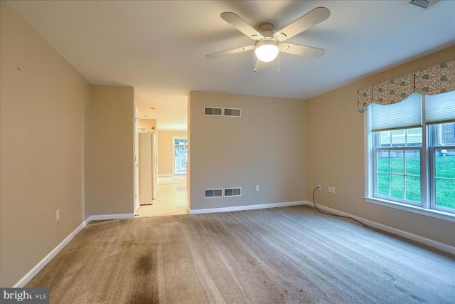 12 CREEK BANK DR, Mechanicsburg, PA 17050