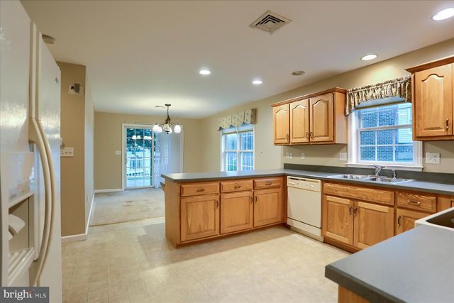 12 CREEK BANK DR, Mechanicsburg, PA 17050
