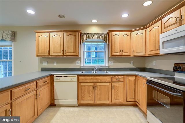 12 CREEK BANK DR, Mechanicsburg, PA 17050