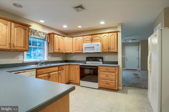 12 CREEK BANK DR, Mechanicsburg, PA 17050