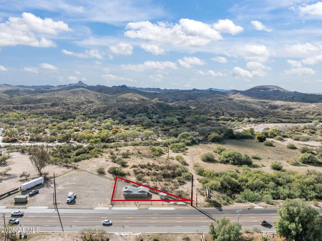 51426 NW US HIGHWAY 60 89 Avenue, Wickenburg, AZ 85390 — exterior