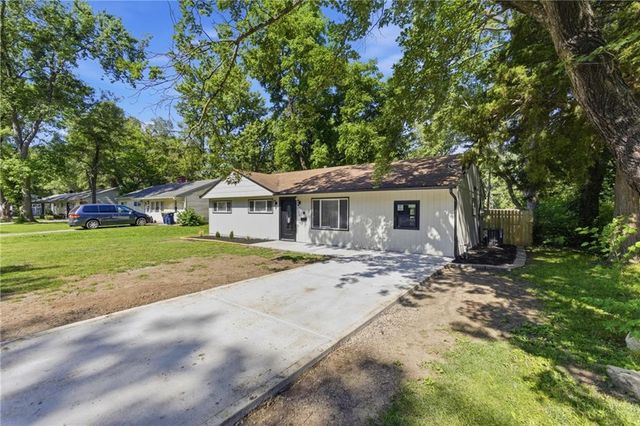 11310 CORRINGTON Avenue, Kansas City, MO 64134