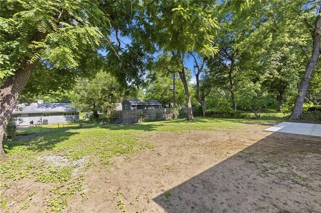 11310 CORRINGTON Avenue, Kansas City, MO 64134