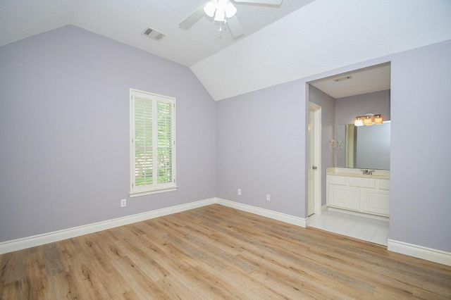 215 Wildmoor Court, Houston, TX 77094