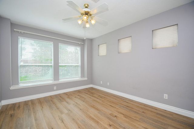 215 Wildmoor Court, Houston, TX 77094