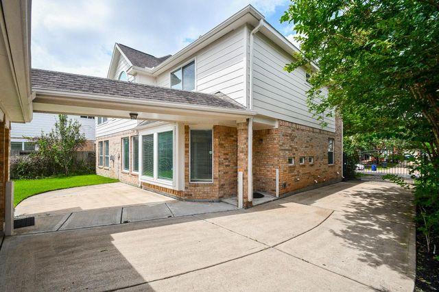 215 Wildmoor Court, Houston, TX 77094