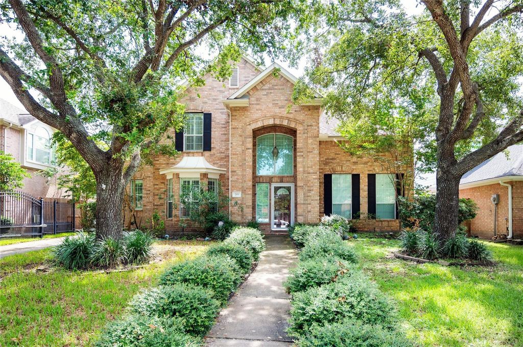 215 Wildmoor Court, Houston, TX 77094