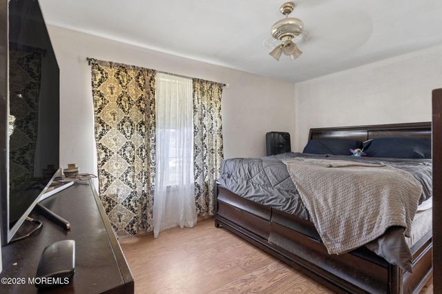 1724 2nd Avenue, Toms River, NJ 08757