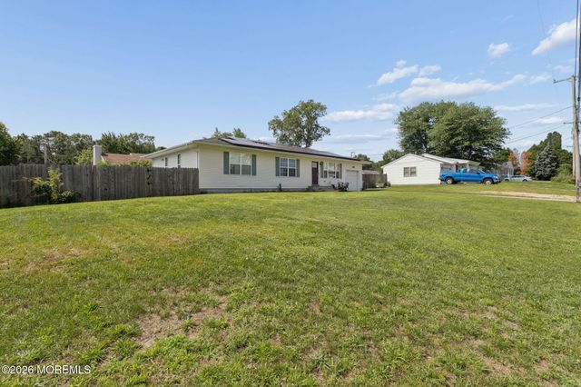 1724 2nd Avenue, Toms River, NJ 08757