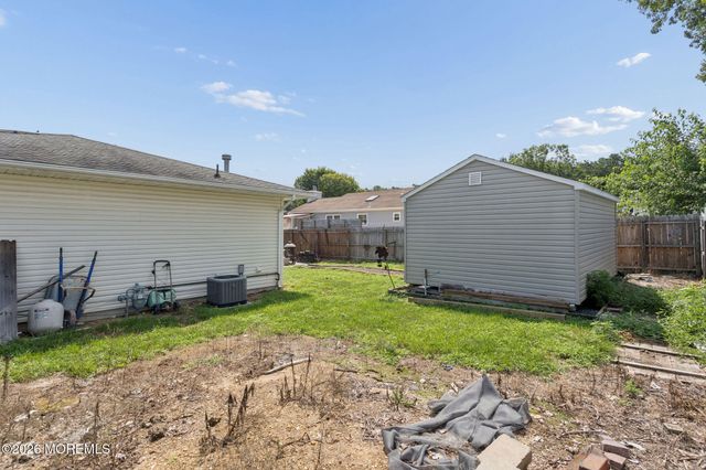 1724 2nd Avenue, Toms River, NJ 08757