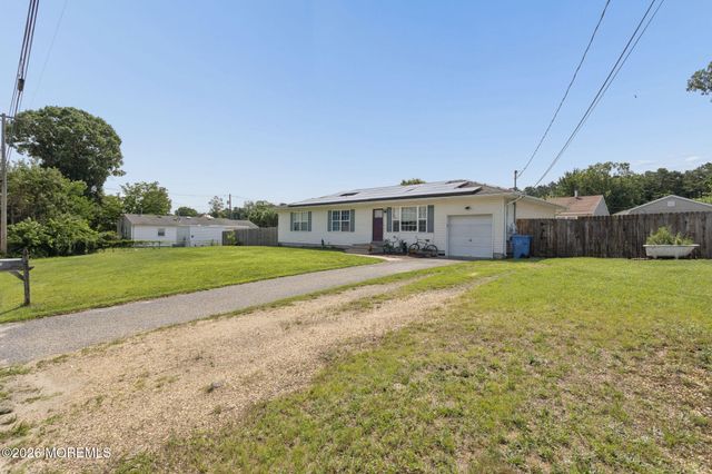 1724 2nd Avenue, Toms River, NJ 08757